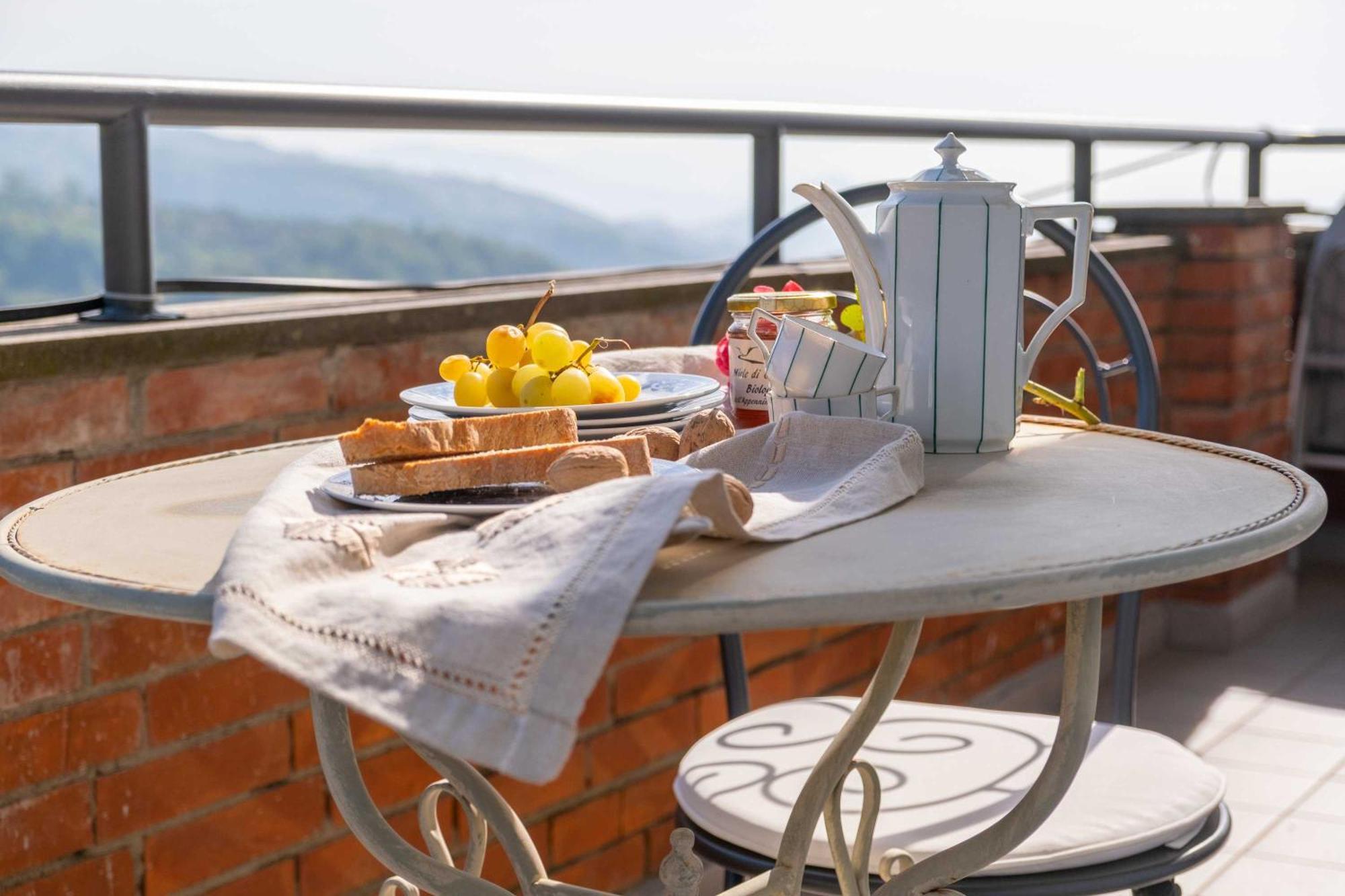 Agriturismo Irto Colle Massa e Cozzile Bagian luar foto
